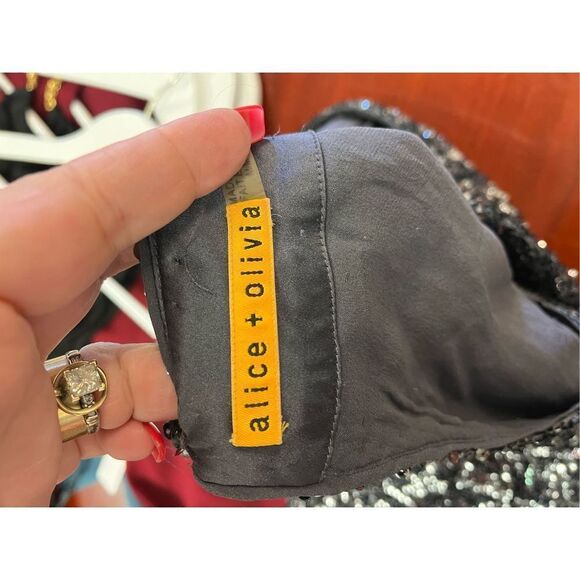 Alice + Olivia Gunmetal Sequin Keyhole Back Mini Part Dress sz 8 EUC - Picture 7 of 9